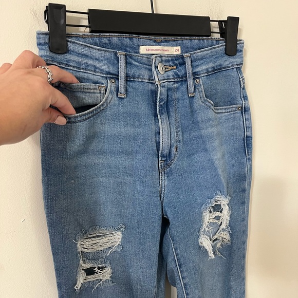 Levi's 721 High Rise Skinny Distressed Denim Jeans Size 24 - Picture 2 of 12